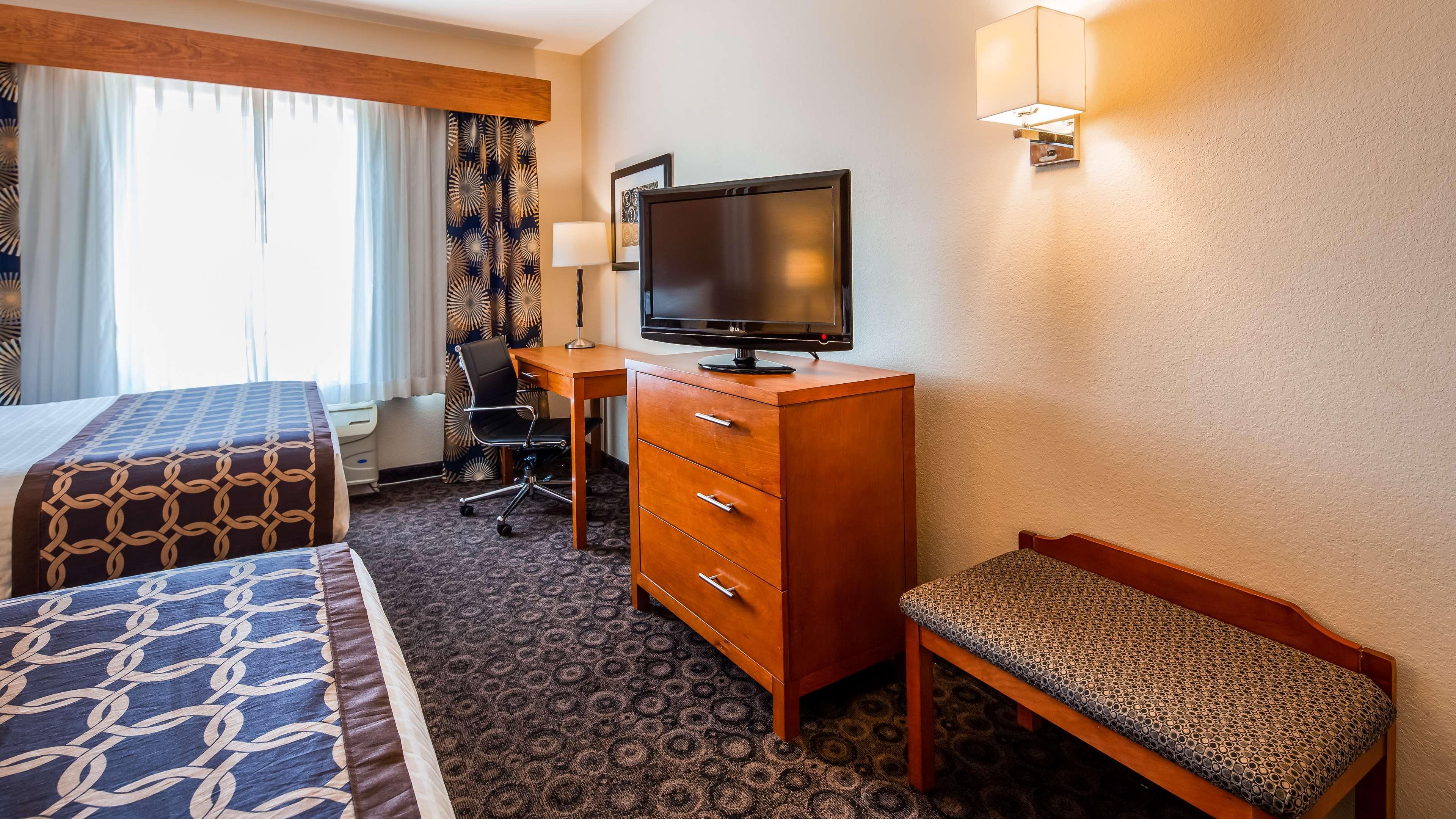 תומאסוויל Best Western Plus Rose City Conference Inn מראה חיצוני תמונה
