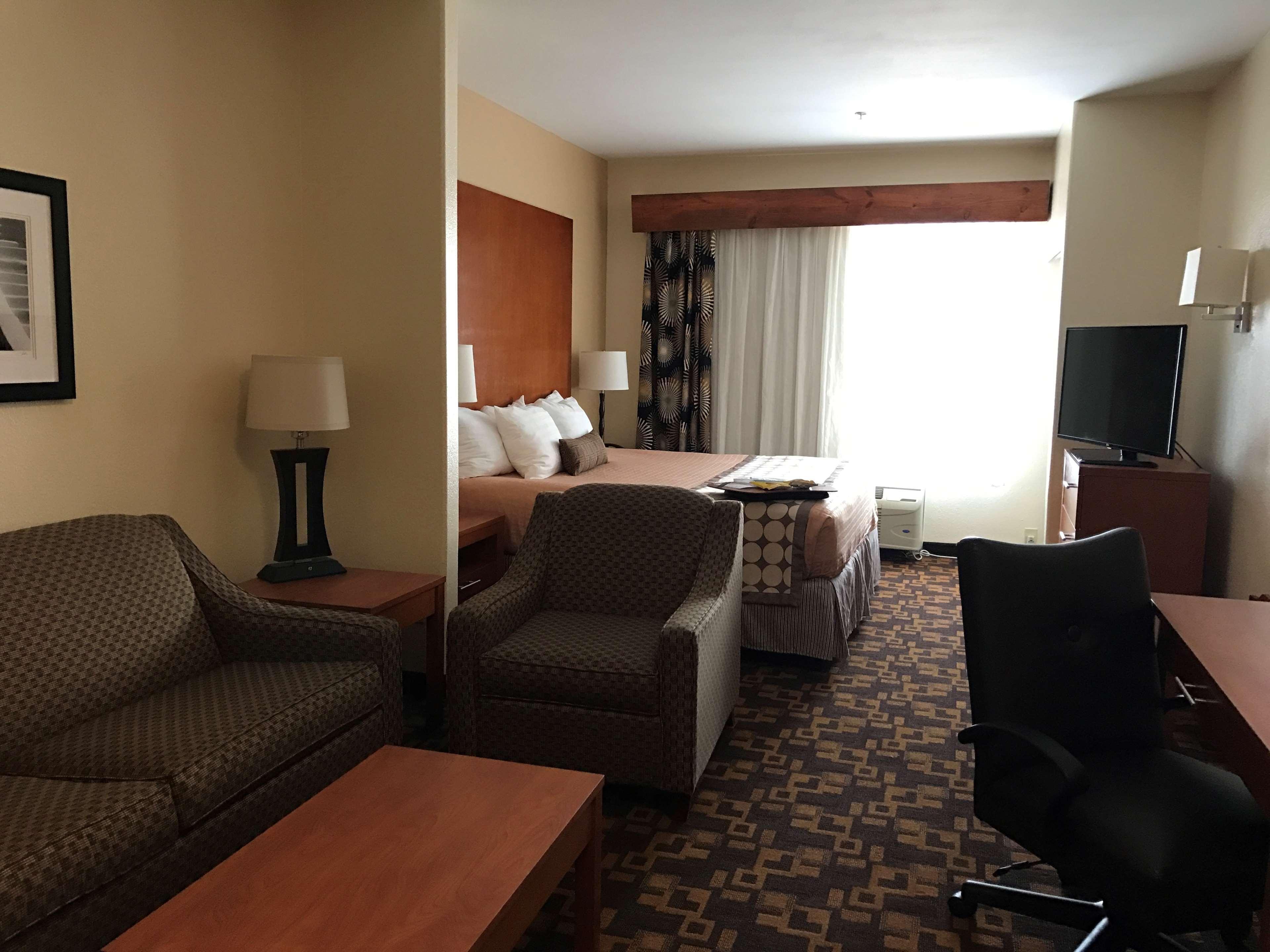 תומאסוויל Best Western Plus Rose City Conference Inn מראה חיצוני תמונה