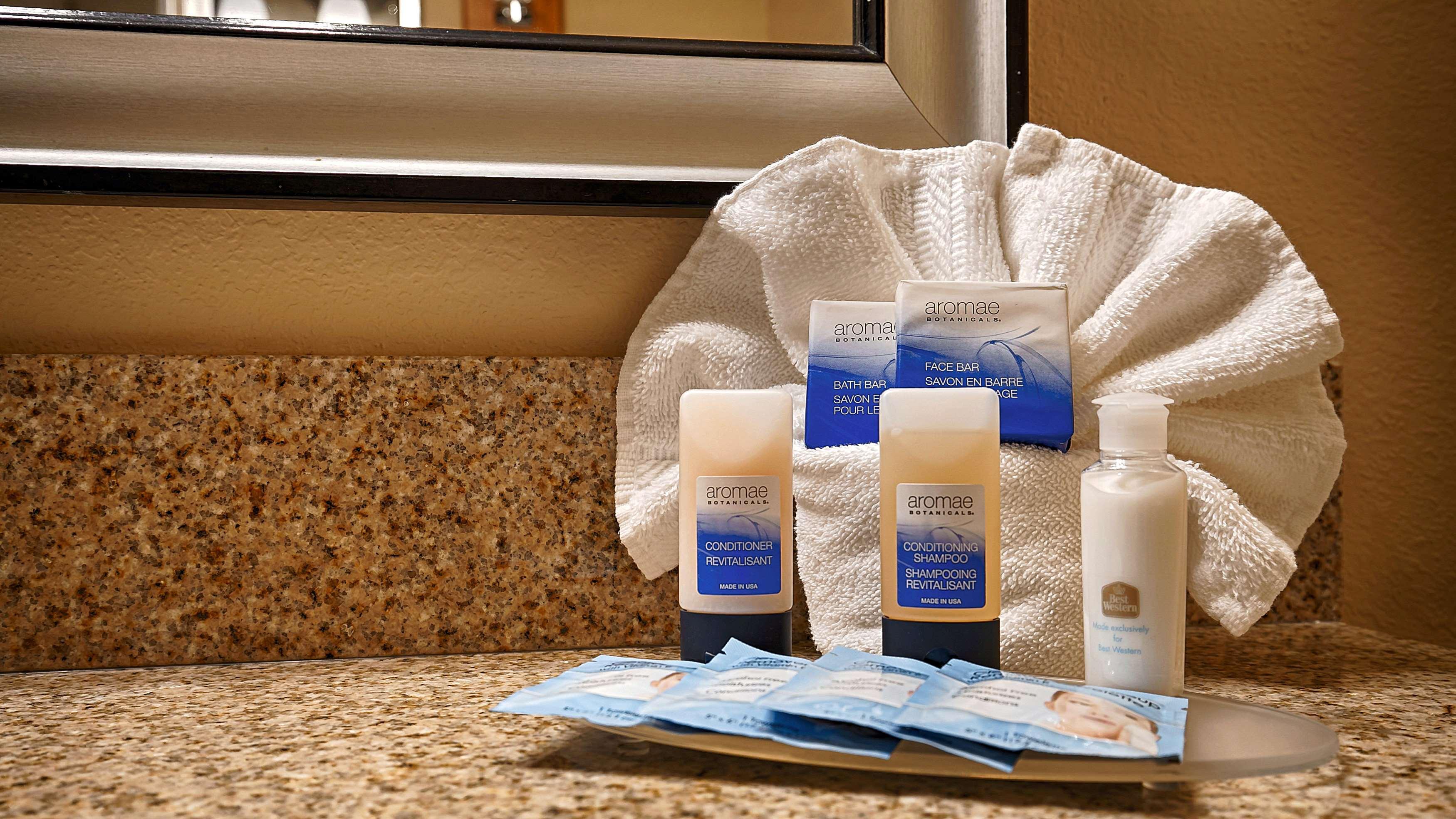 תומאסוויל Best Western Plus Rose City Conference Inn מראה חיצוני תמונה