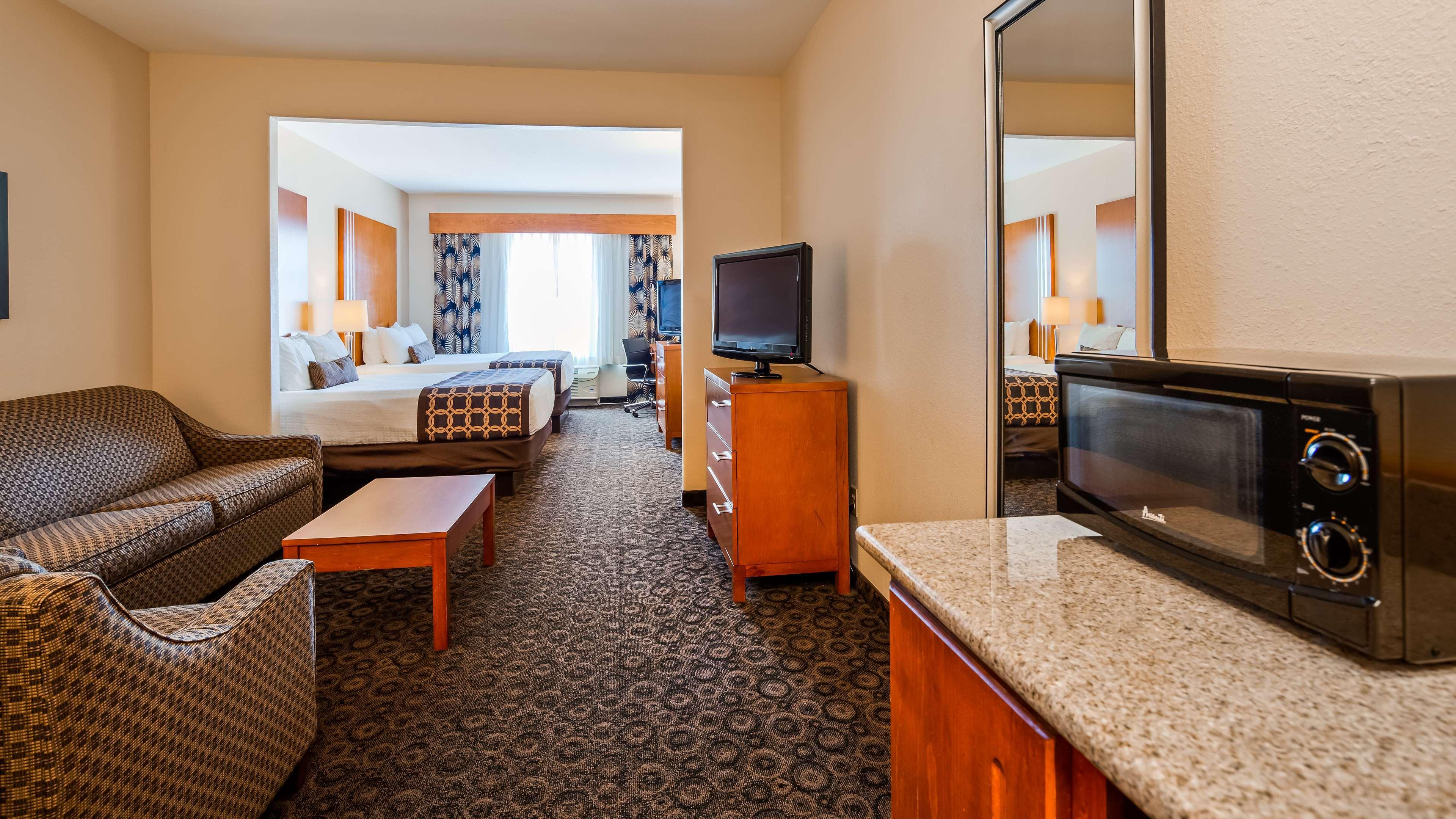 תומאסוויל Best Western Plus Rose City Conference Inn מראה חיצוני תמונה