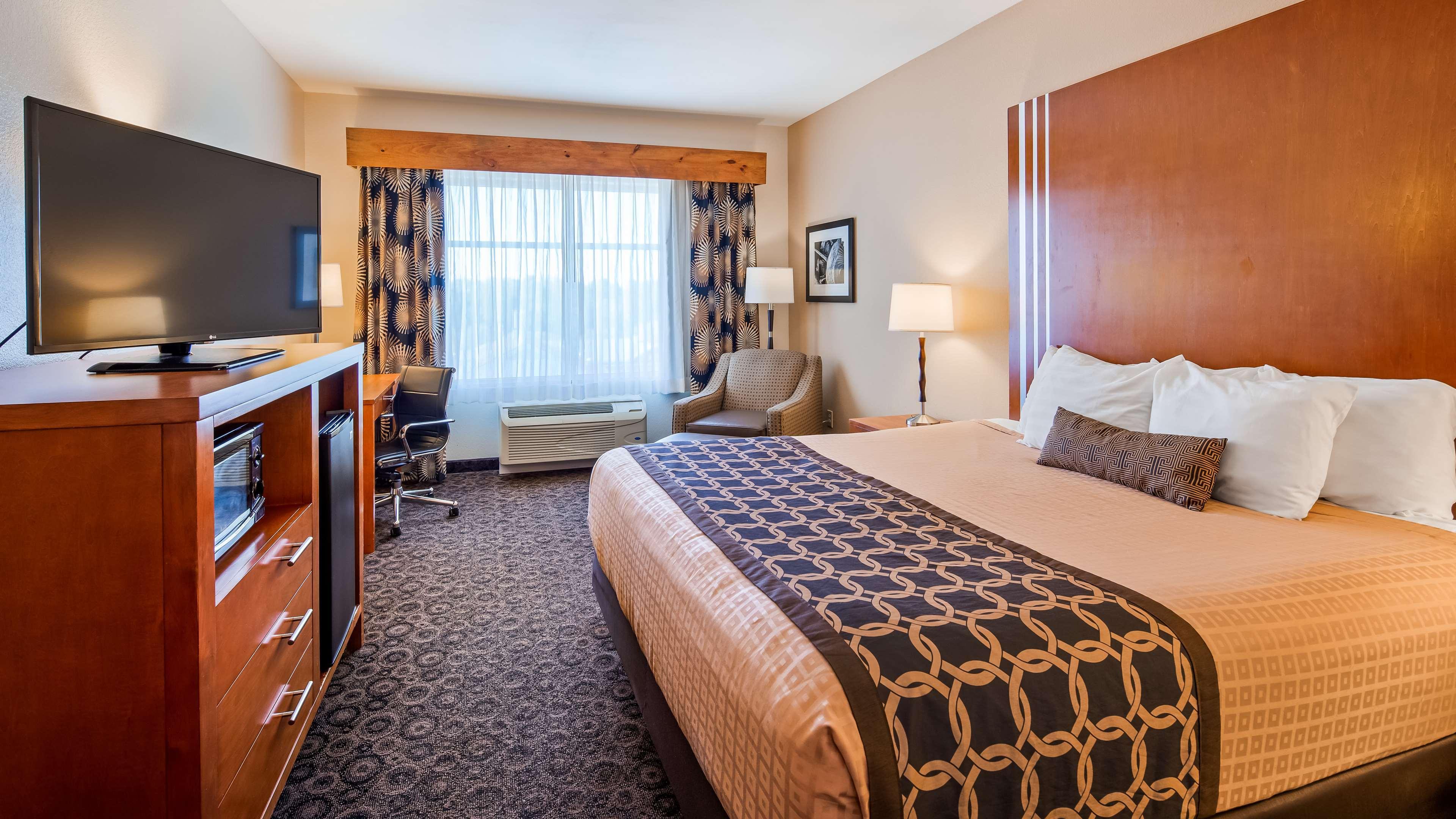 תומאסוויל Best Western Plus Rose City Conference Inn מראה חיצוני תמונה