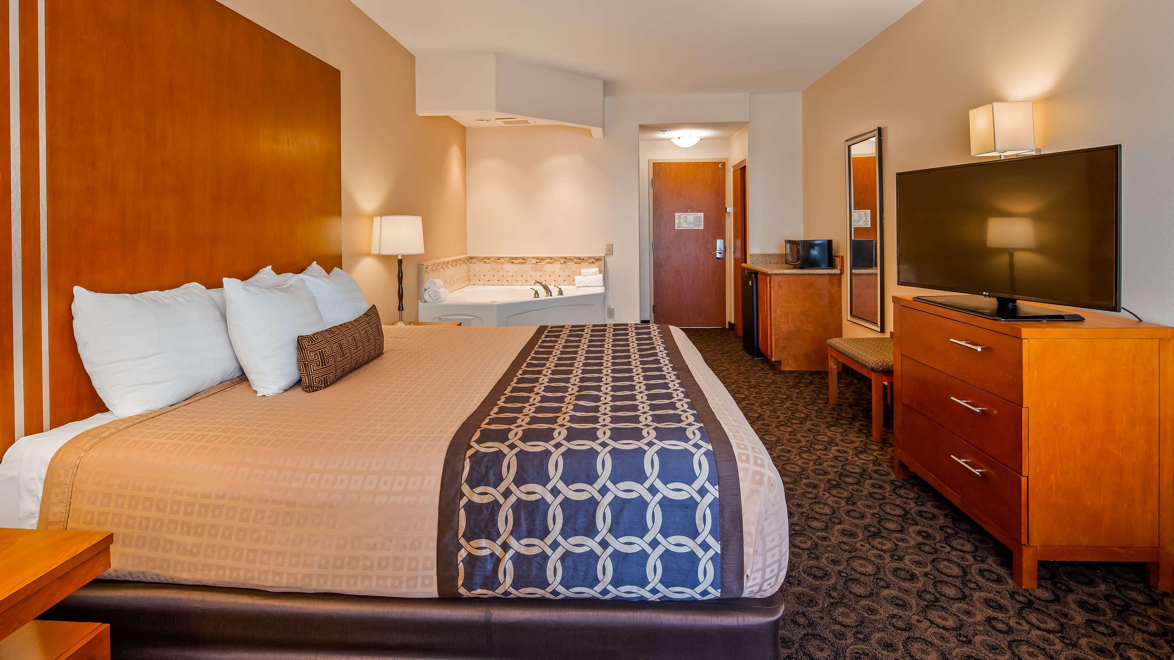 תומאסוויל Best Western Plus Rose City Conference Inn מראה חיצוני תמונה