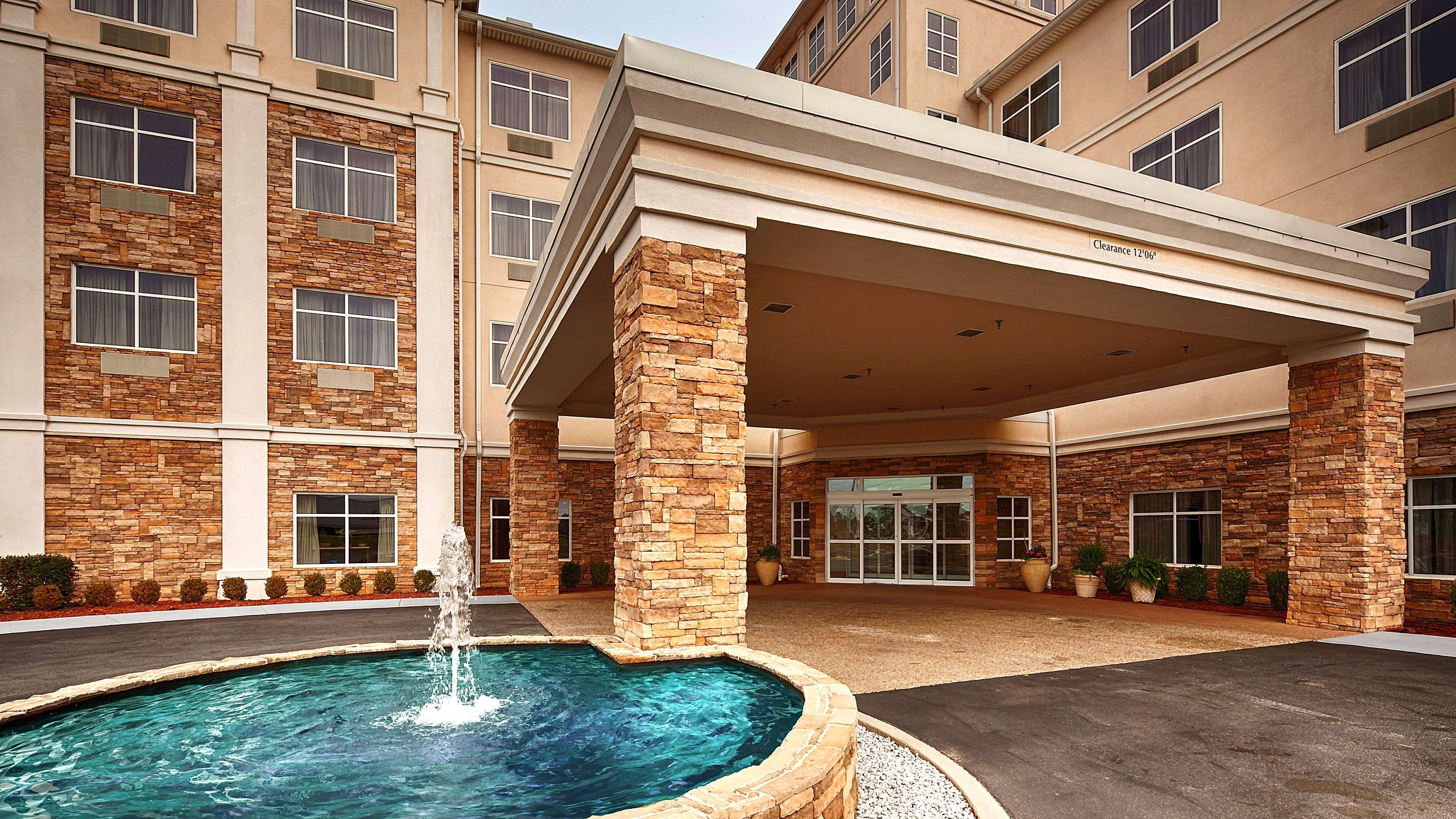 תומאסוויל Best Western Plus Rose City Conference Inn מראה חיצוני תמונה