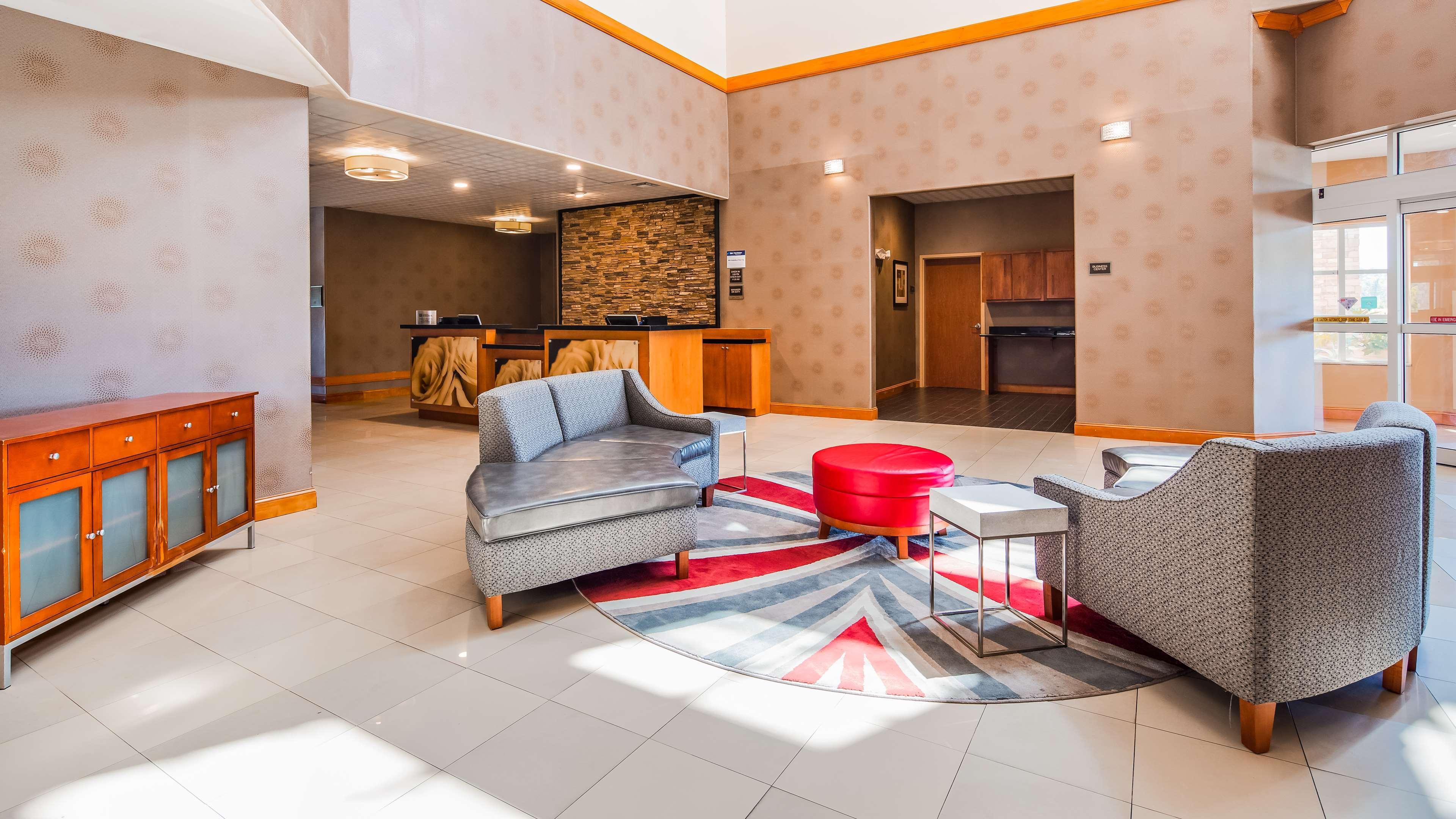תומאסוויל Best Western Plus Rose City Conference Inn מראה חיצוני תמונה
