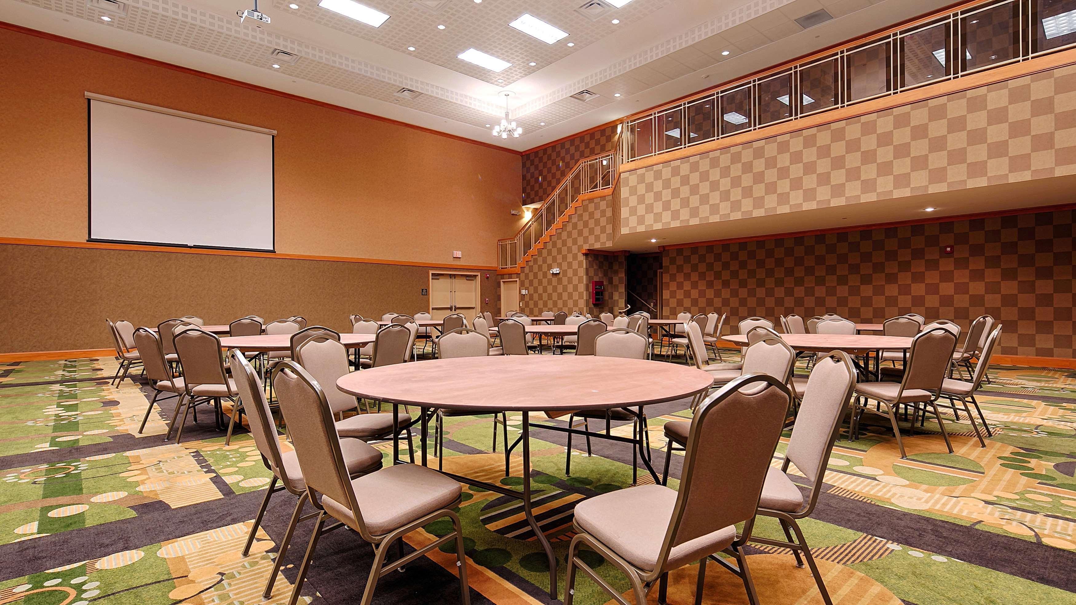 תומאסוויל Best Western Plus Rose City Conference Inn מראה חיצוני תמונה