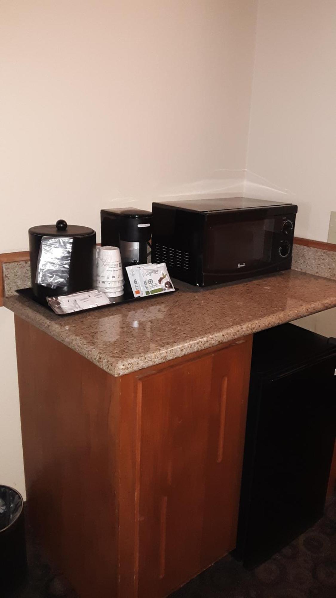 תומאסוויל Best Western Plus Rose City Conference Inn מראה חיצוני תמונה
