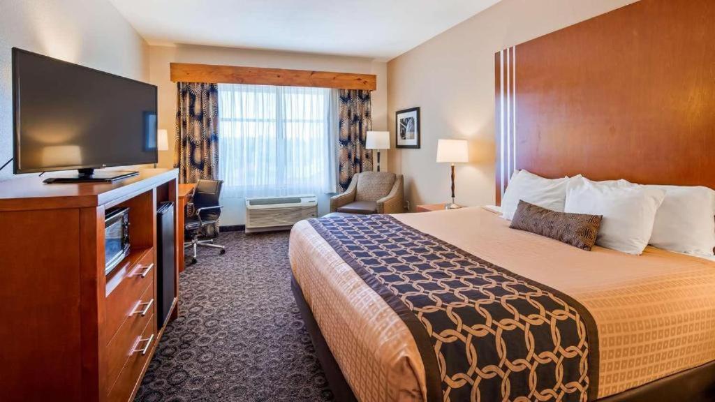 תומאסוויל Best Western Plus Rose City Conference Inn מראה חיצוני תמונה