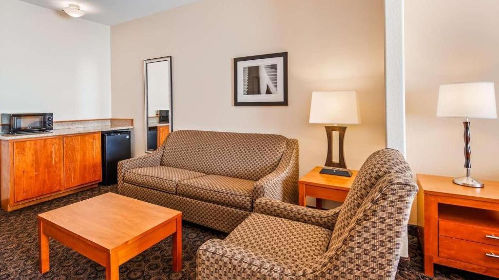 תומאסוויל Best Western Plus Rose City Conference Inn מראה חיצוני תמונה
