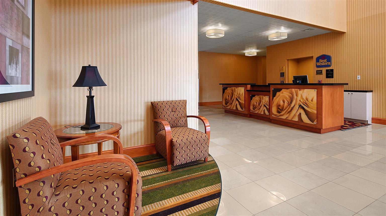 תומאסוויל Best Western Plus Rose City Conference Inn מראה חיצוני תמונה