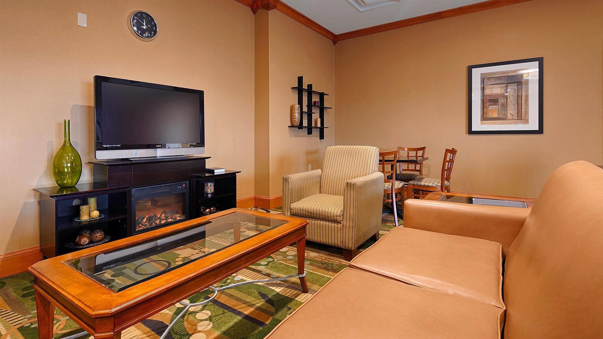 תומאסוויל Best Western Plus Rose City Conference Inn מראה חיצוני תמונה