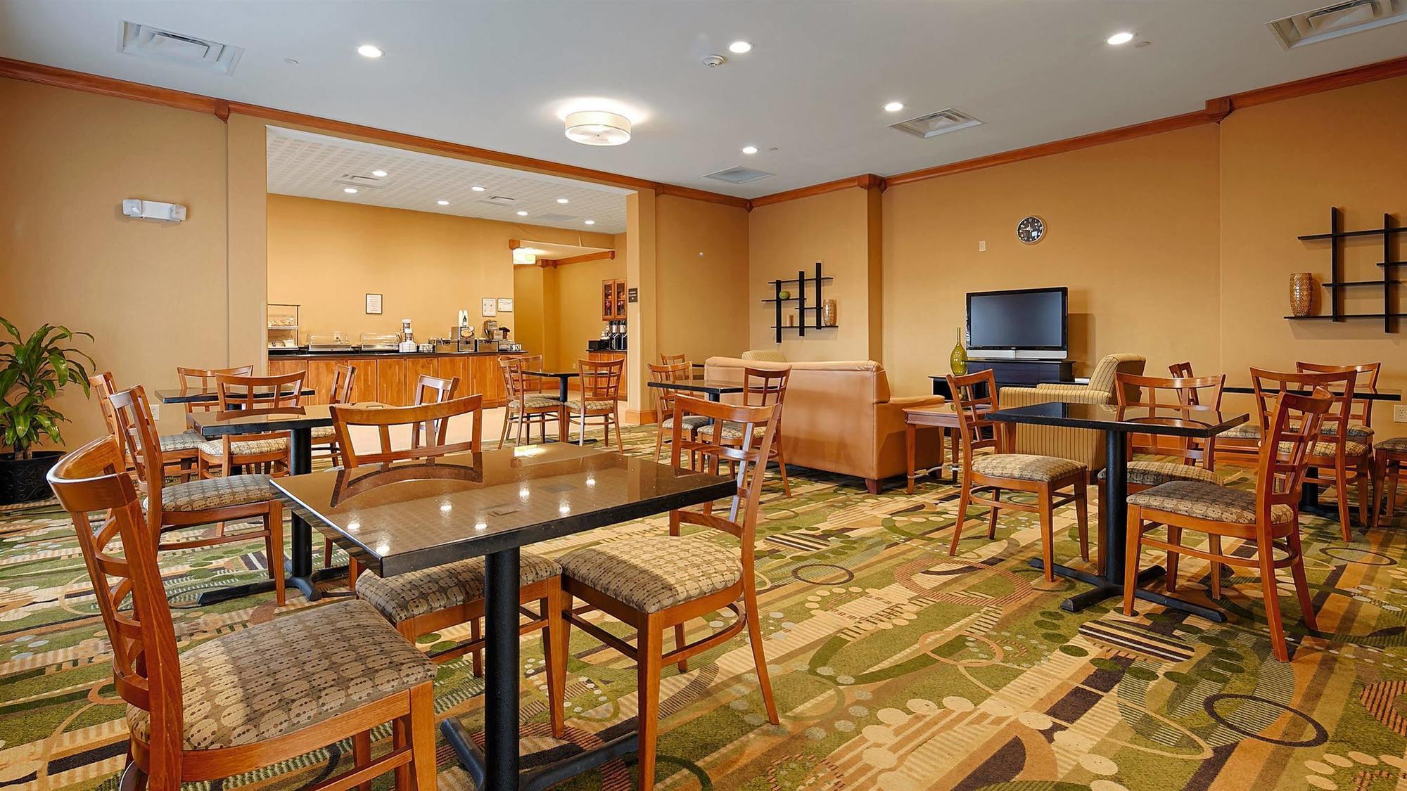 תומאסוויל Best Western Plus Rose City Conference Inn מראה חיצוני תמונה